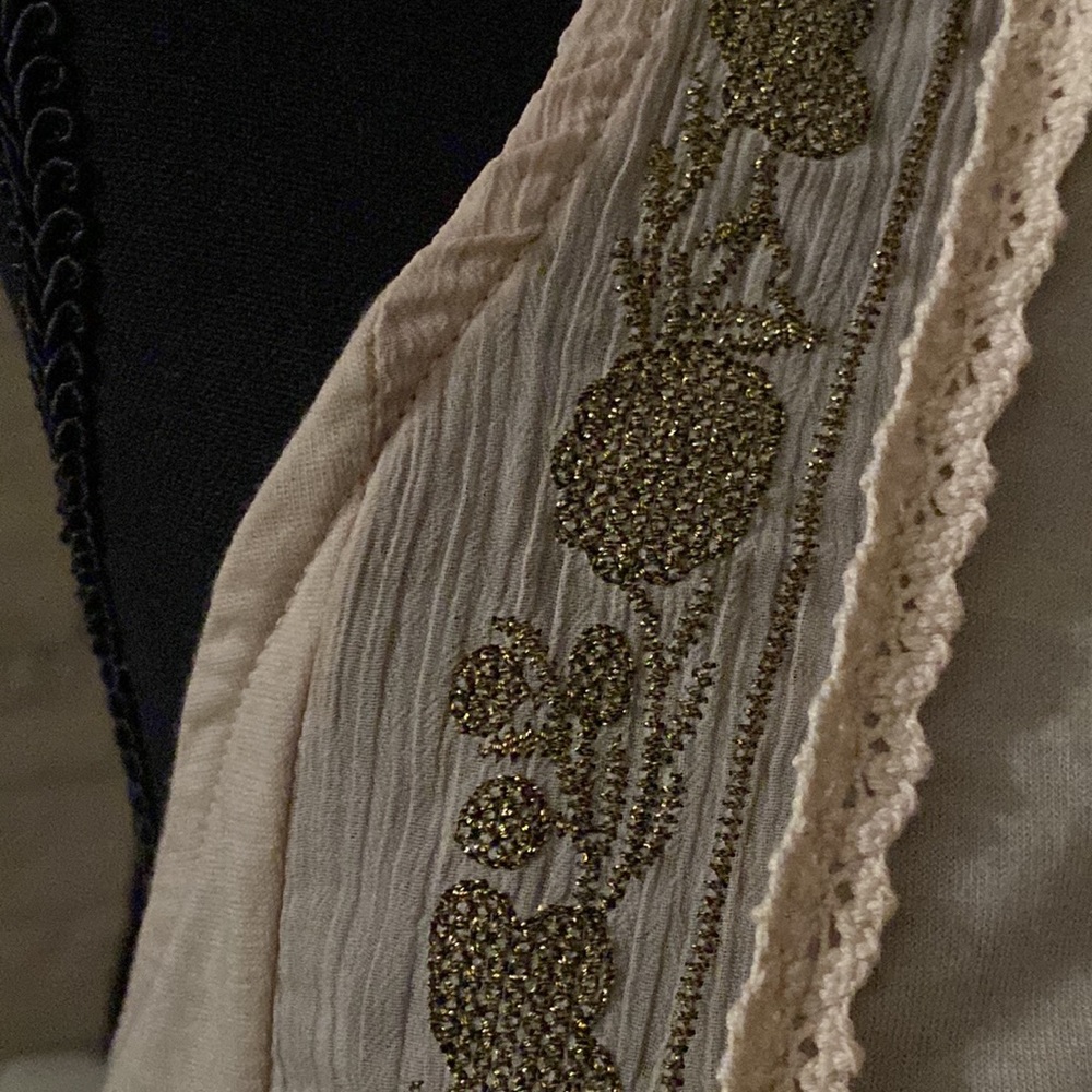 Top - Picture 2 of 5